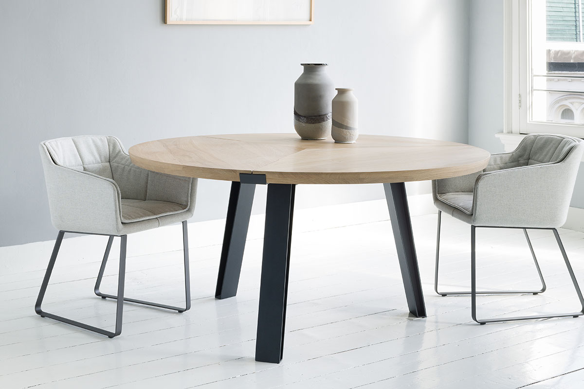 Side-to-Side Round Table bij Robeerst Interieurs