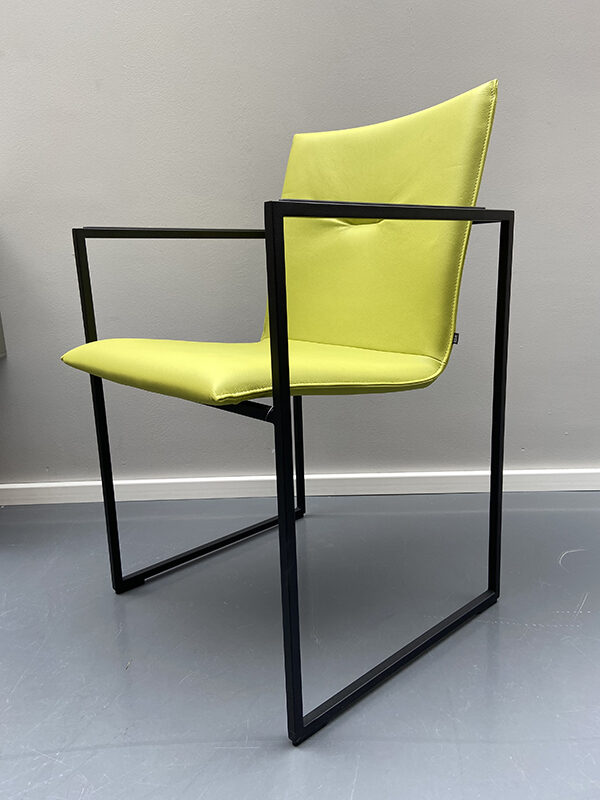 Arco Frame XL eetkamerstoel met arm