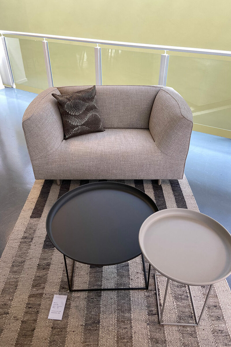 Sale Pode Marv loveseat