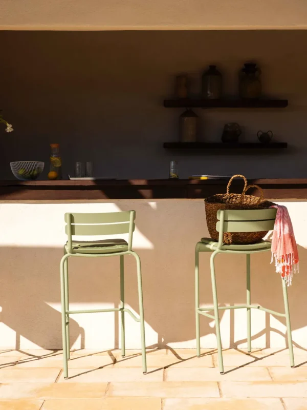 Bar stool-geconverteerd-van-jpg